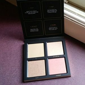 Huda Beauty 3D Highlighter Palette